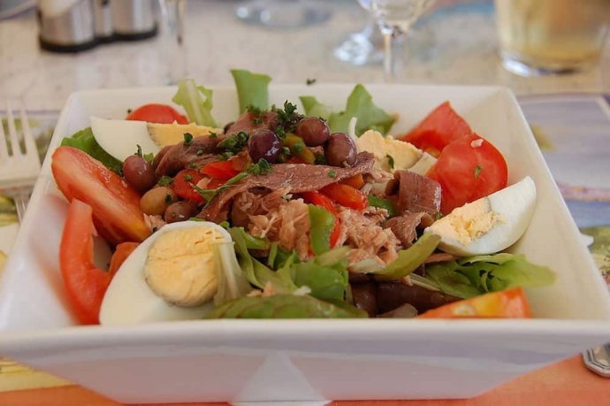five-classic-french-dishes-you-can-infuse-with-cannabis-tincture-nicoise.jpg five-classic-french-dishes-you-can-infuse-with-cannabis-tincture-nicoise.jpg